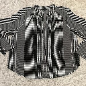 Ann Taylor Striped Black and White Women's Top size XXL like new